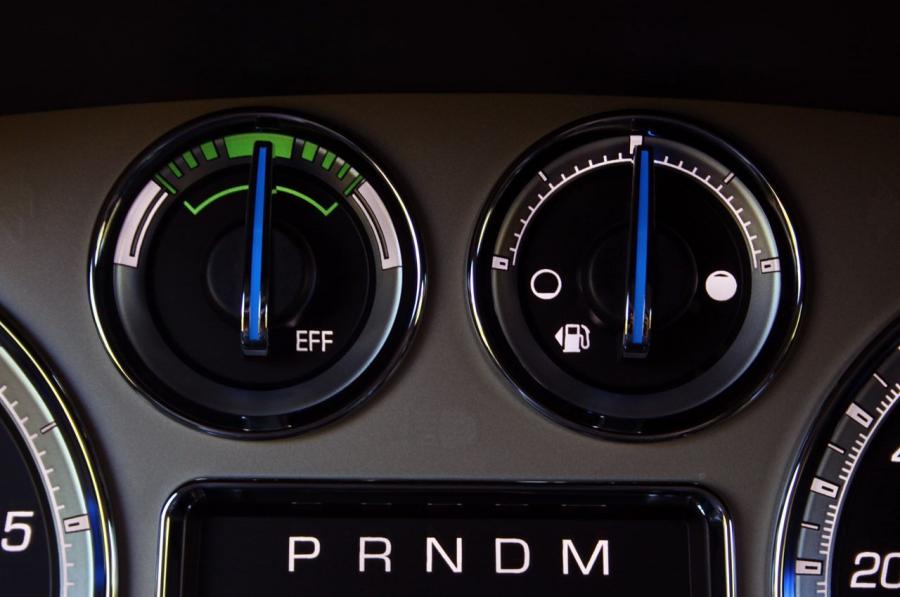  Cadillac Escalade Platinum Hybrid 2011 года  (фото 34 из 60)
